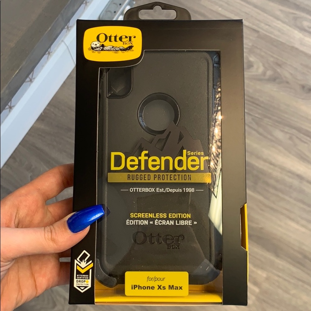 iPhone XS max otter box
